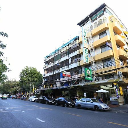 Thara House Hotel Bangkok Ngoại thất bức ảnh
