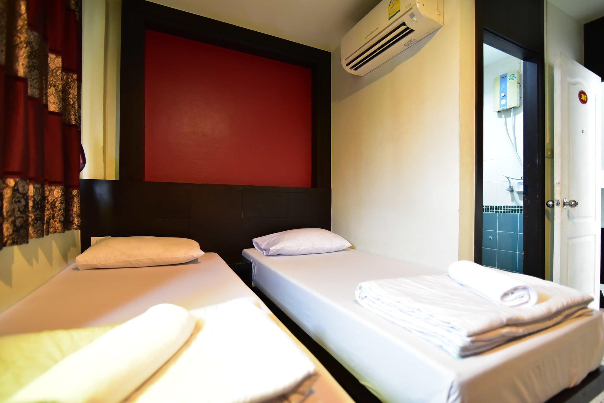 Thara House Hotel Bangkok Ngoại thất bức ảnh