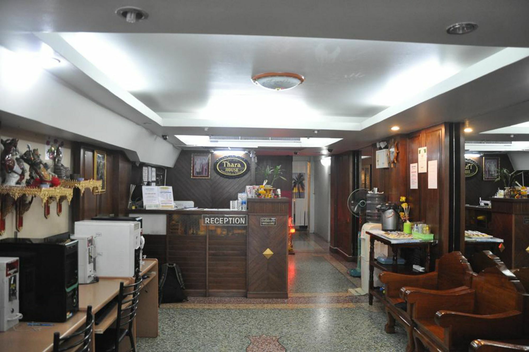 Thara House Hotel Bangkok Ngoại thất bức ảnh