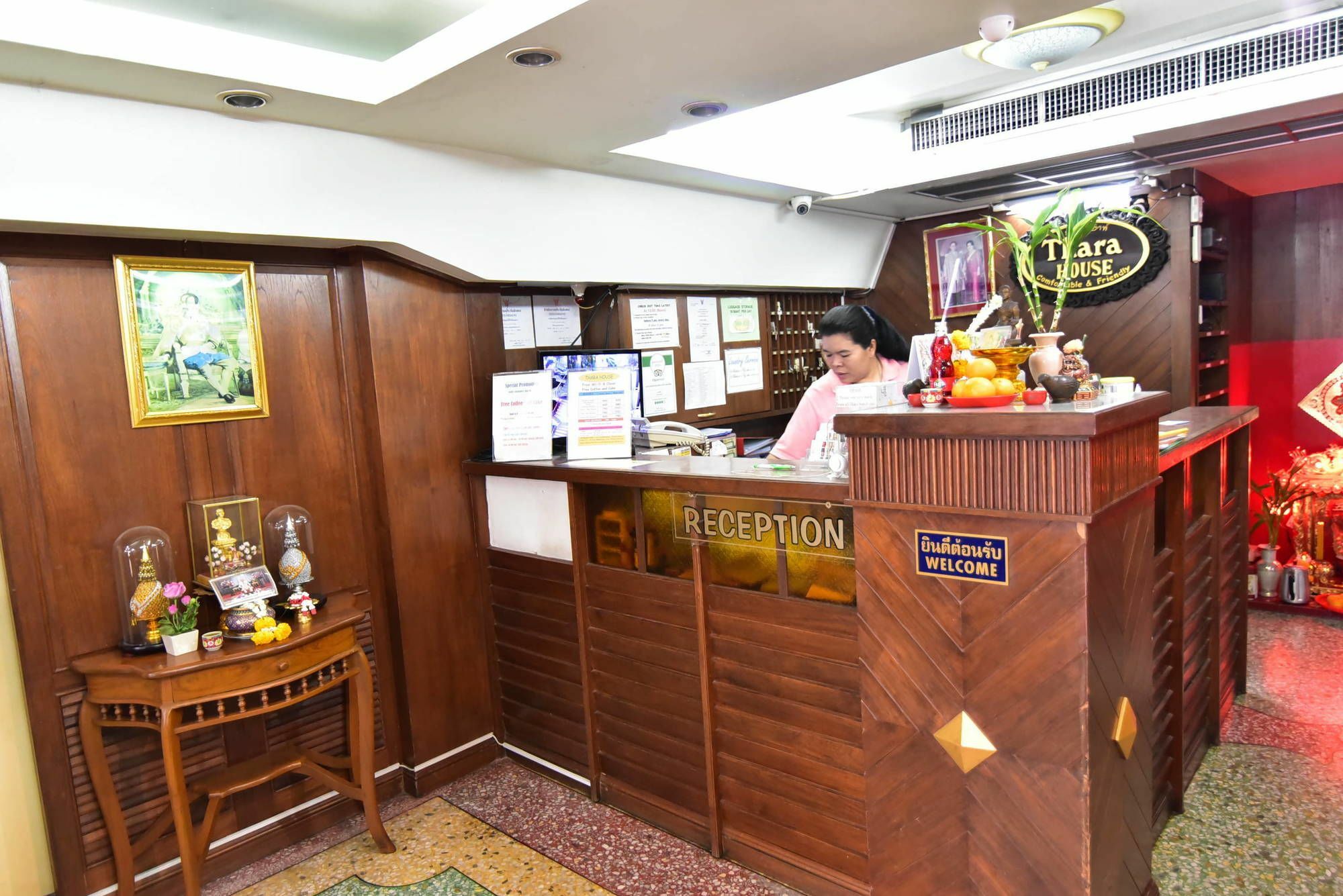 Thara House Hotel Bangkok Ngoại thất bức ảnh